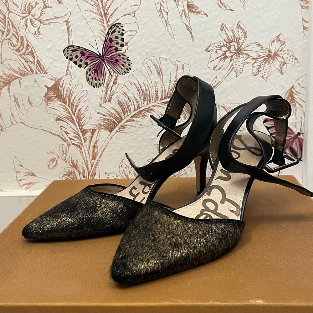 Sam & Libby Elegant Black and Gold Heels